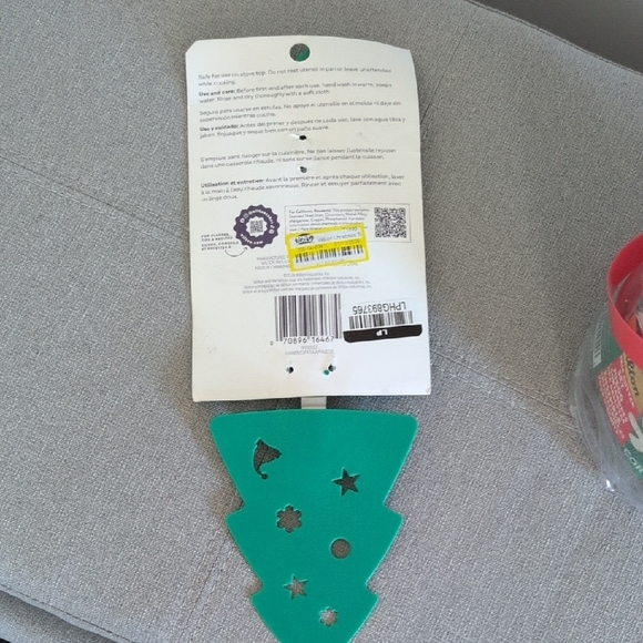 Wilton 18 Cookie Cutters And Spatula Collection - Picture 7 of 7